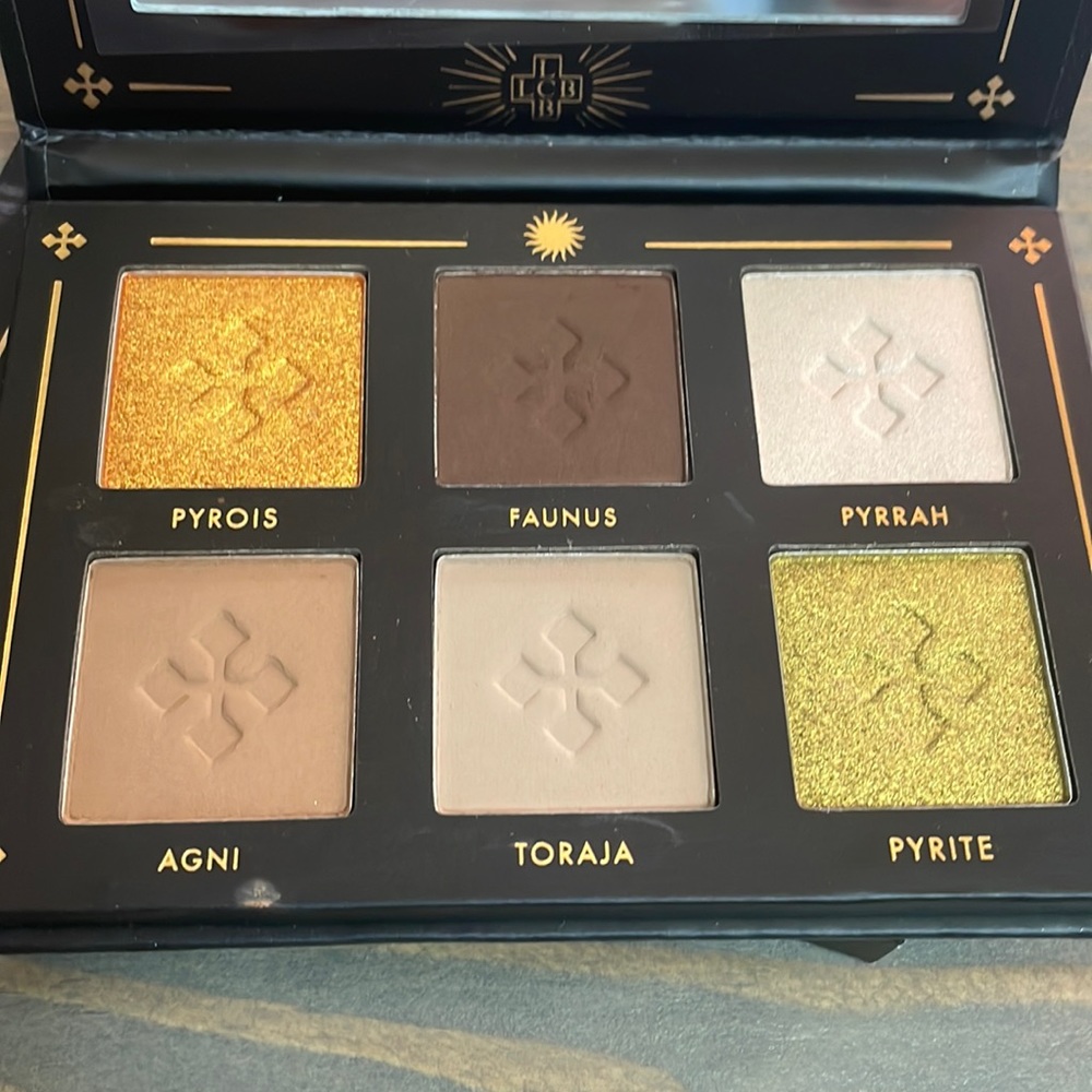 Love Craft eyeshadow pallet is Warm Rituals